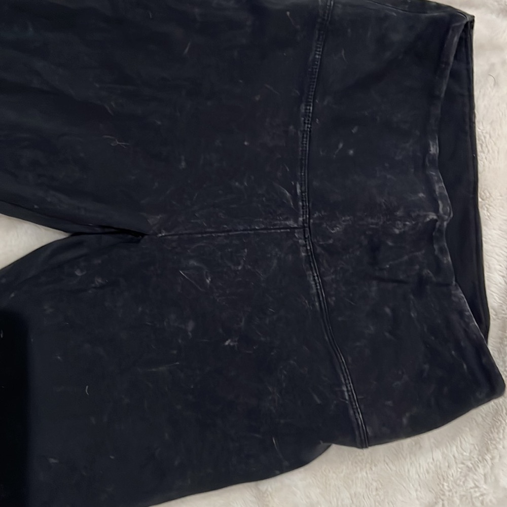Pink Victoria secret yoga leggings. Small‎ size black